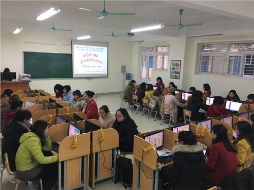 Buổi thi kĩ năng CNTT dành cho GV tại trường TH Đô thị Sài Đồng